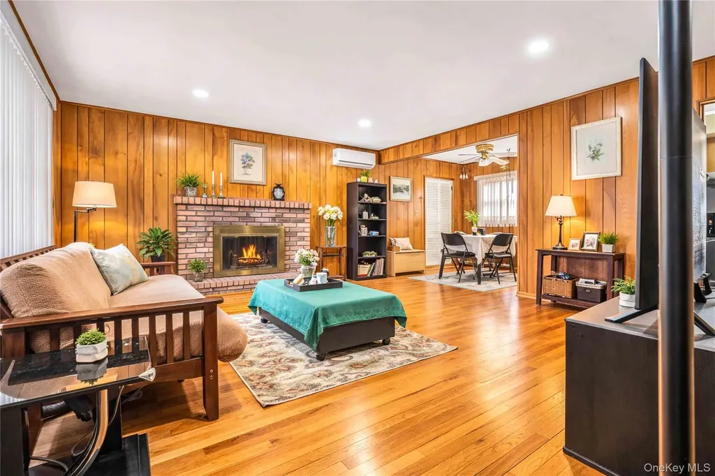 1097 Carll Drive Bay Shore NY 11706