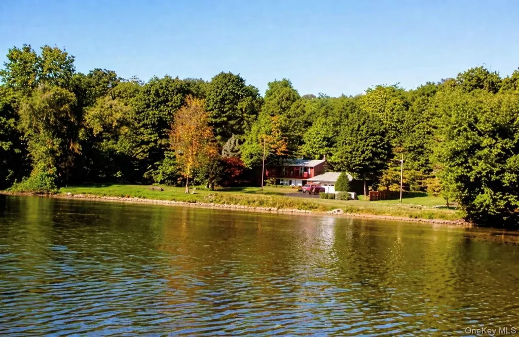 563 Spring Lake Road Red Hook NY 12571