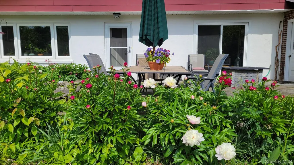 563 Spring Lake Road Red Hook NY 12571
