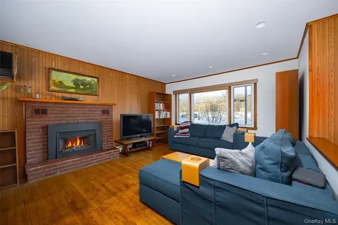 563 Spring Lake Road Red Hook NY 12571