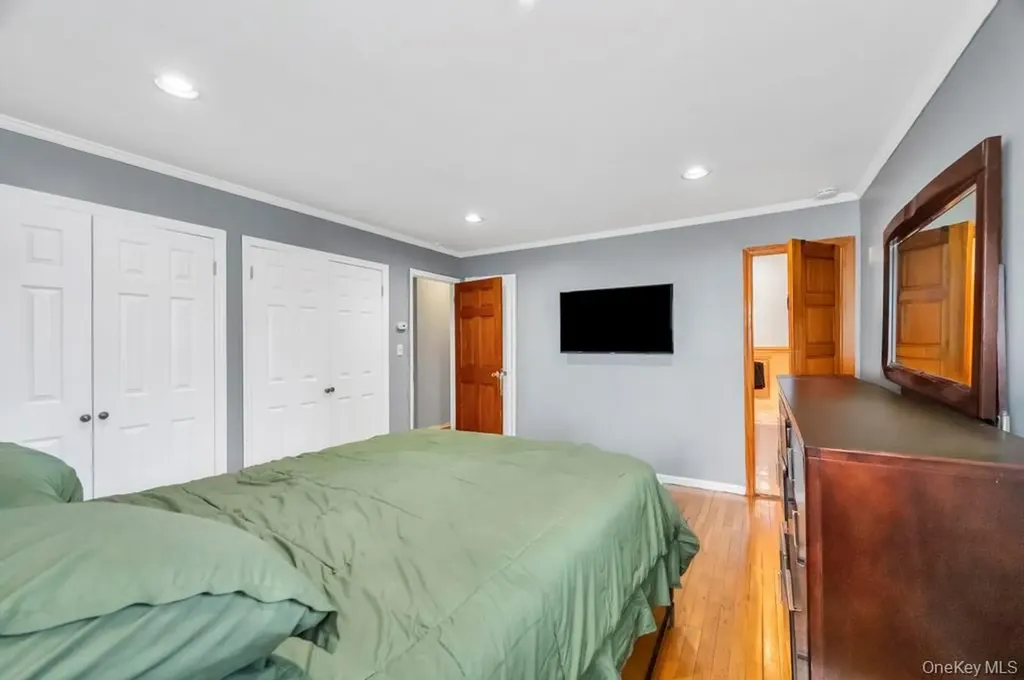 3263 Milburn Avenue Baldwin Harbor NY 11510