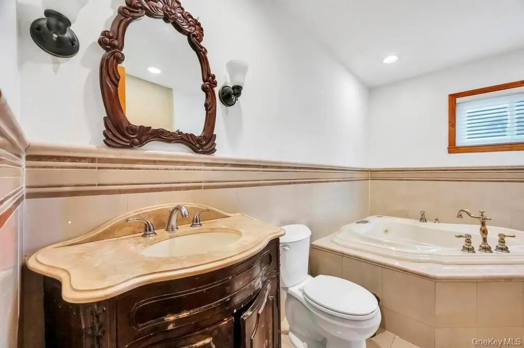 3263 Milburn Avenue Baldwin Harbor NY 11510
