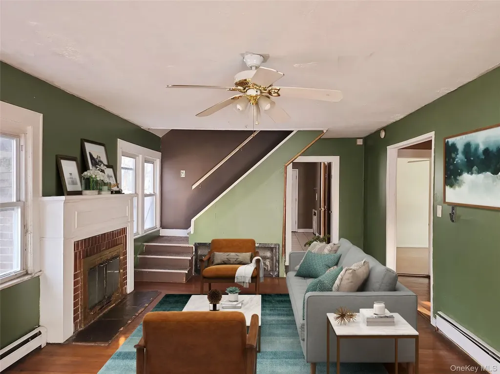 34 Pineview Boulevard Central Islip NY 11722