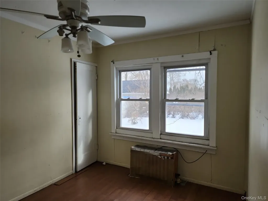 34 Pineview Boulevard Central Islip NY 11722