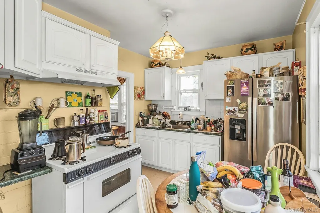 398 Babylon Turnpike Freeport NY 11520
