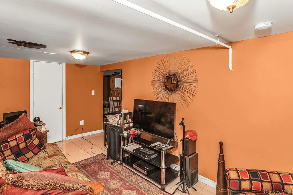 398 Babylon Turnpike Freeport NY 11520