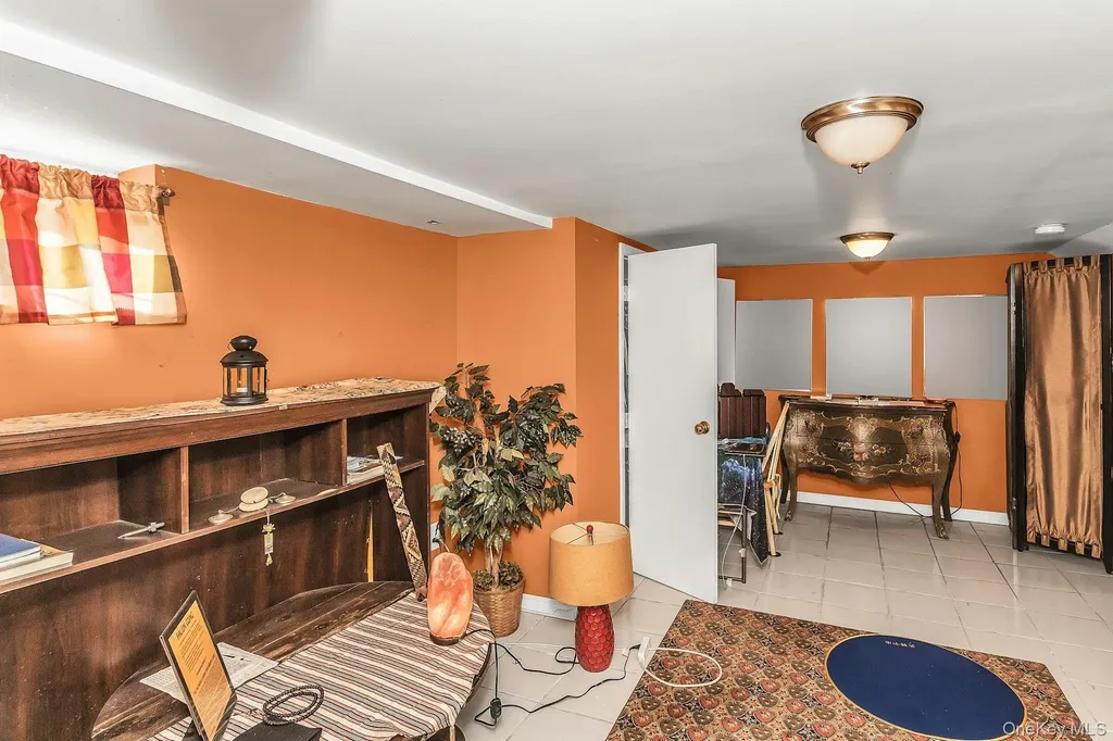 398 Babylon Turnpike Freeport NY 11520
