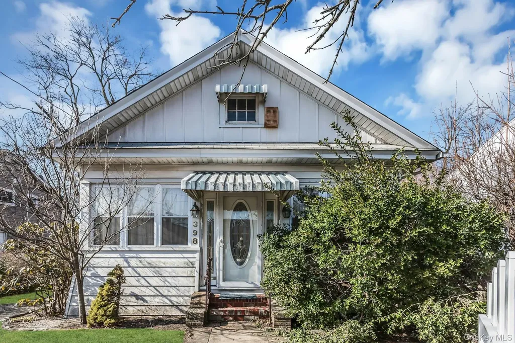 398 Babylon Turnpike Freeport NY 11520