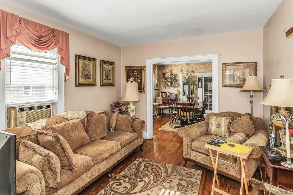 398 Babylon Turnpike Freeport NY 11520