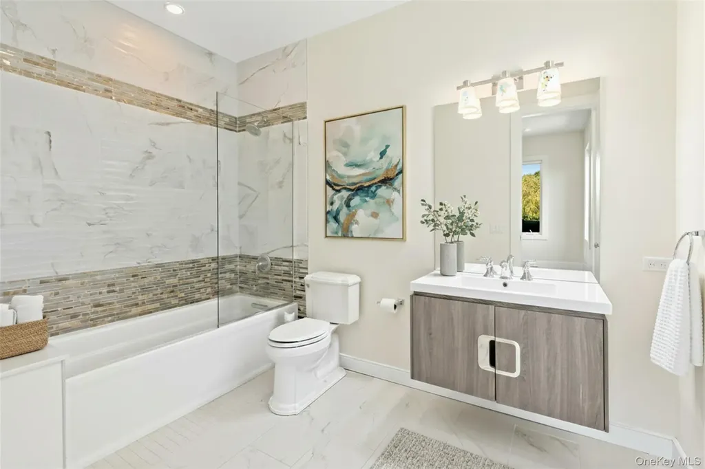 89 Old Canoe Place Road Hampton Bays NY 11946