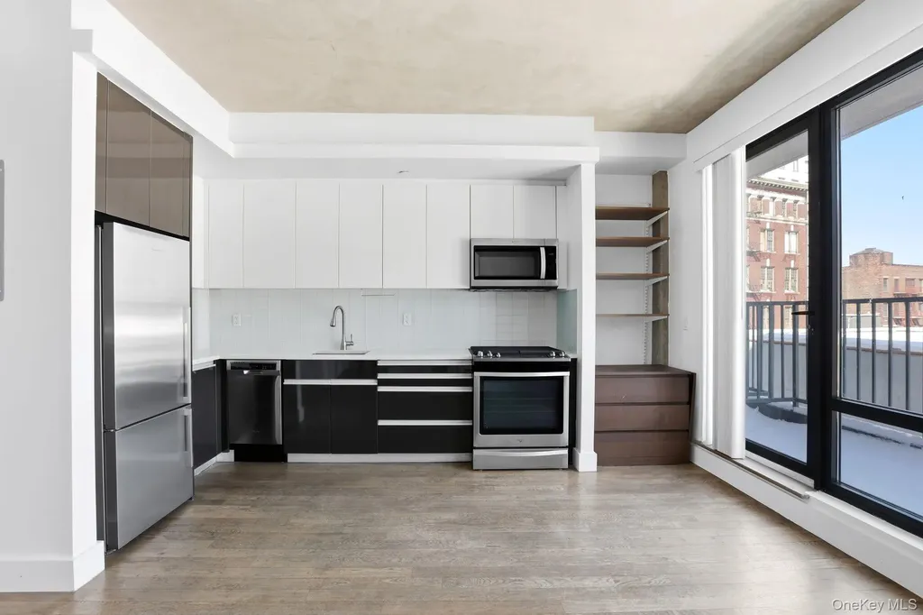 225 E 138th Street Bronx NY 10451