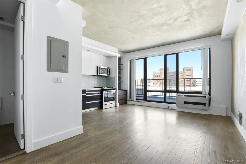 225 E 138th Street Bronx NY 10451