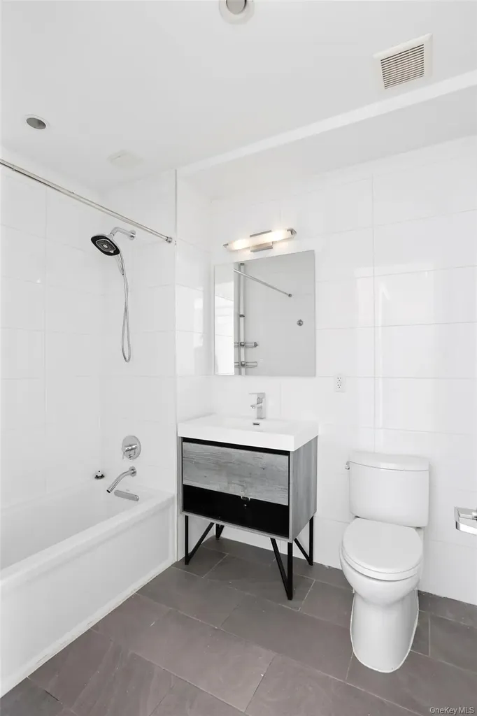 225 E 138th Street Bronx NY 10451