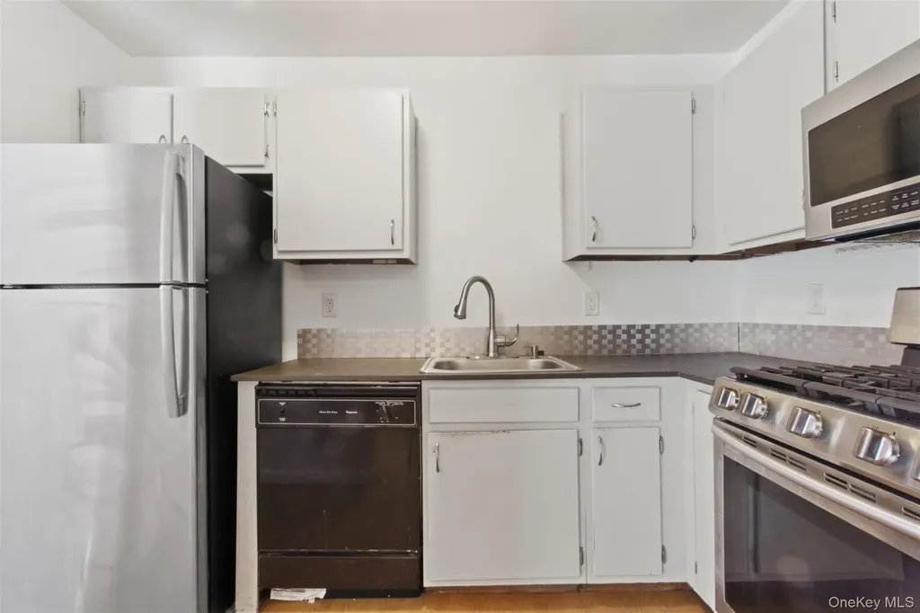 8 Ivy Court Fishkill NY 12524