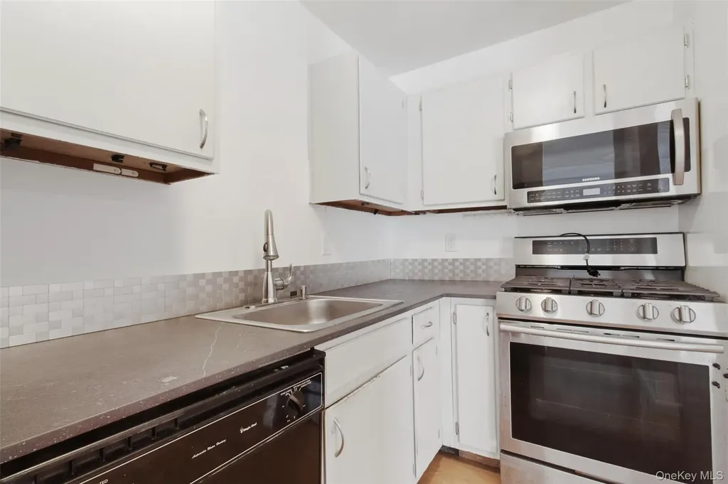 8 Ivy Court Fishkill NY 12524