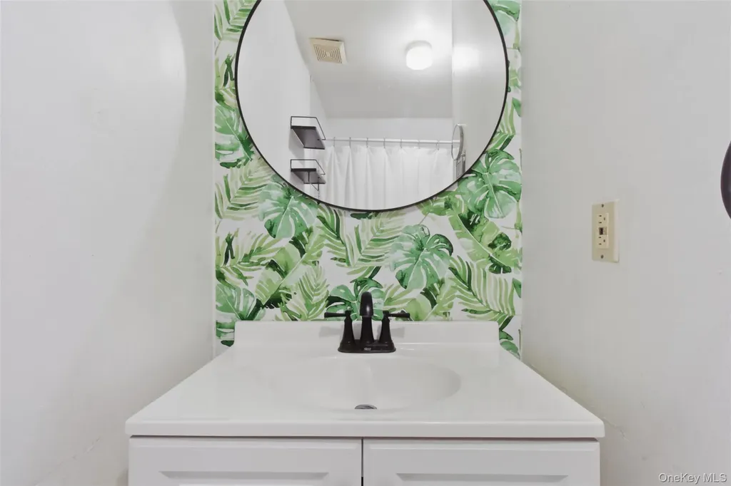 8 Ivy Court Fishkill NY 12524