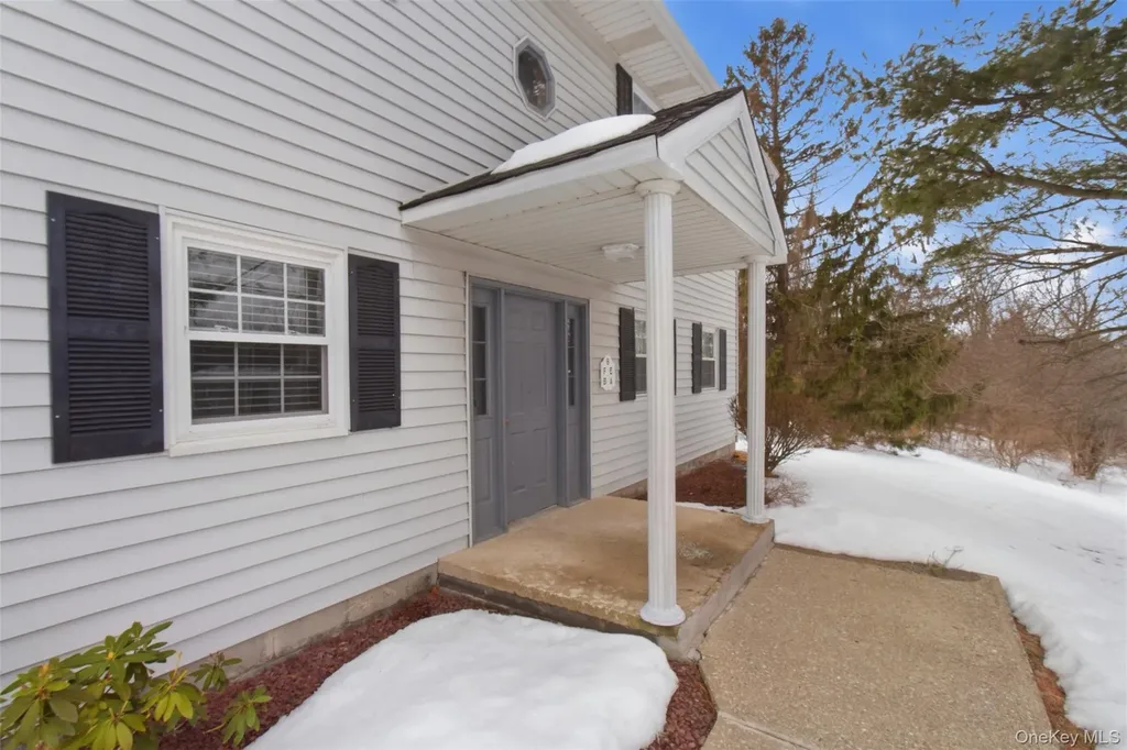 8 Ivy Court Fishkill NY 12524