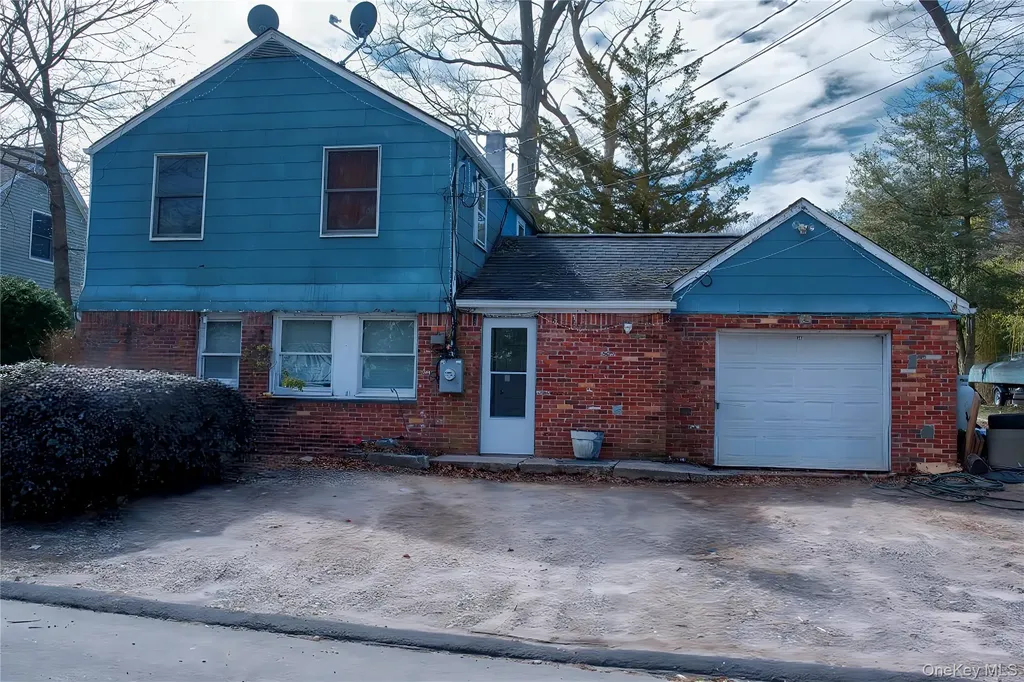 26 Palm Road Rocky Point NY 11778
