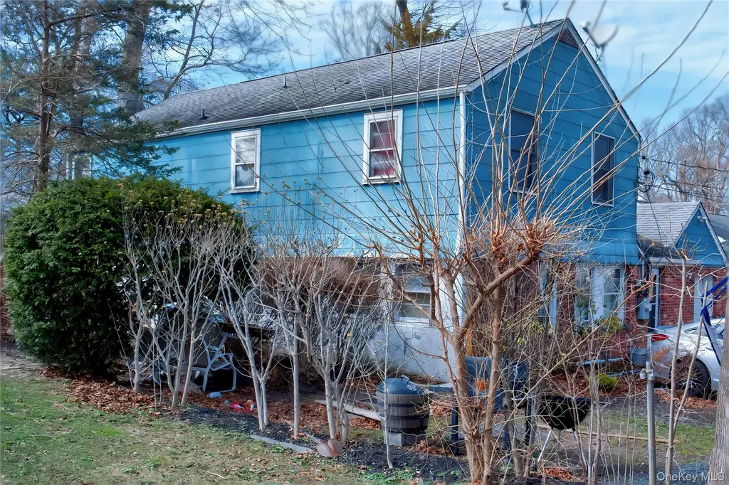 26 Palm Road Rocky Point NY 11778