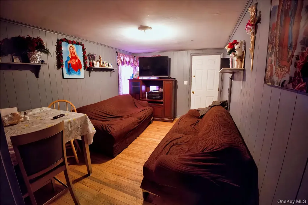 26 Palm Road Rocky Point NY 11778