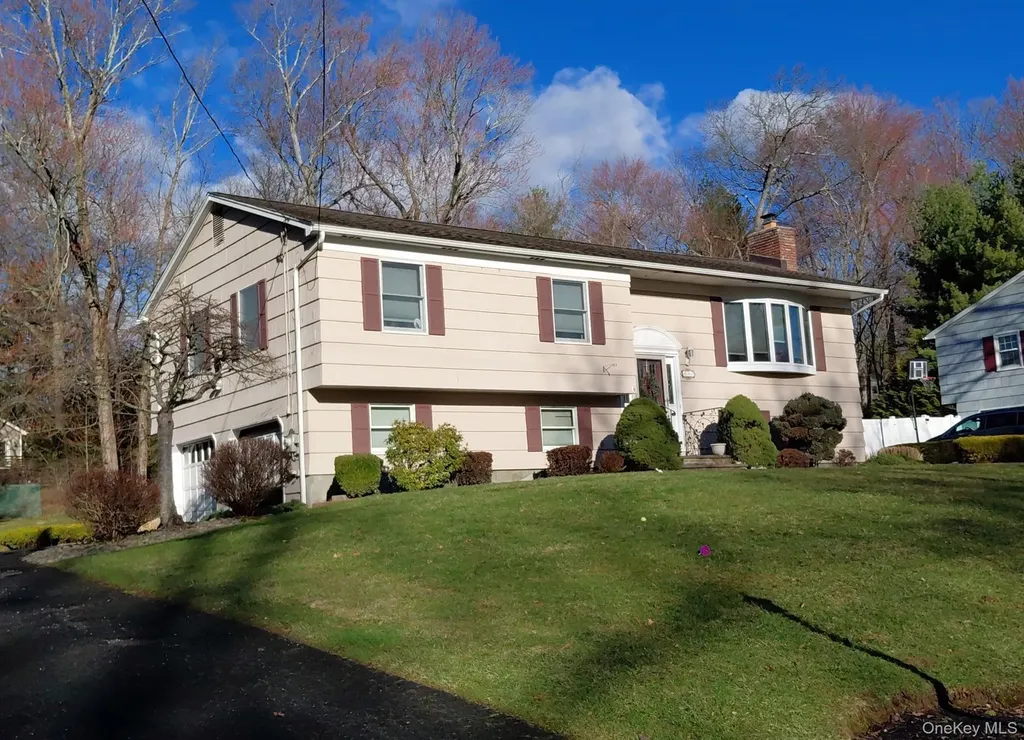 557 Babbling Brook Lane Valley Cottage NY 10989