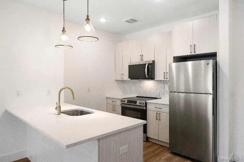 306 Bluestone Court Maybrook NY 12543