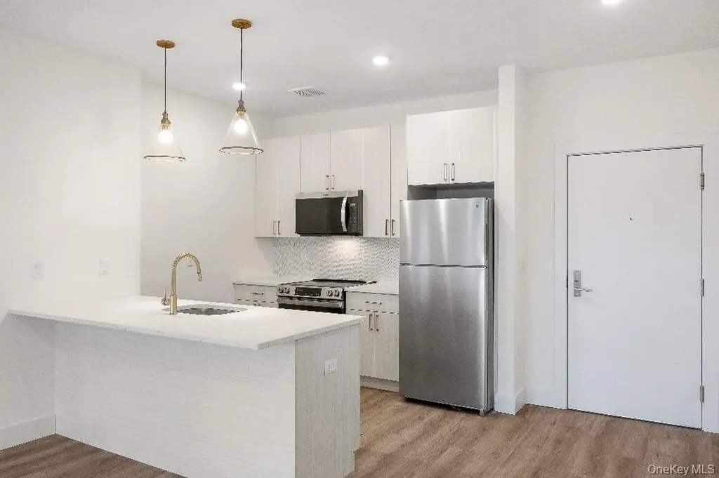 306 Bluestone Court Maybrook NY 12543