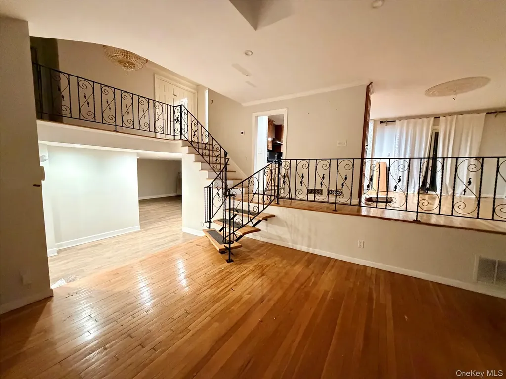 48 Robin Lane Plainview NY 11803