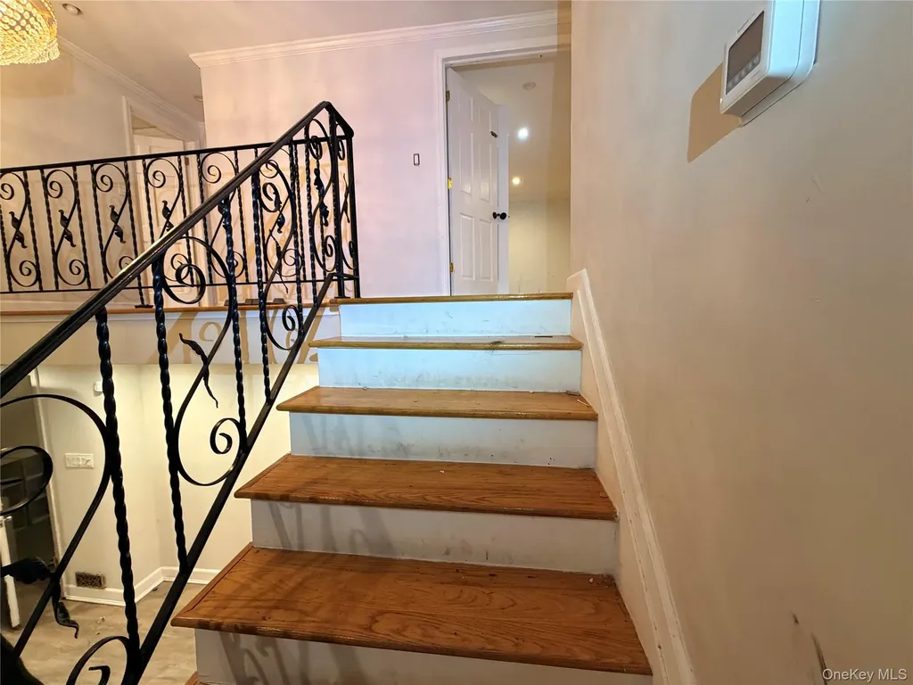 48 Robin Lane Plainview NY 11803