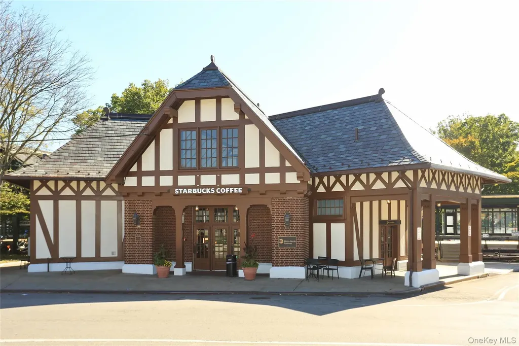 1 Fieldstone Drive Hartsdale NY 10530