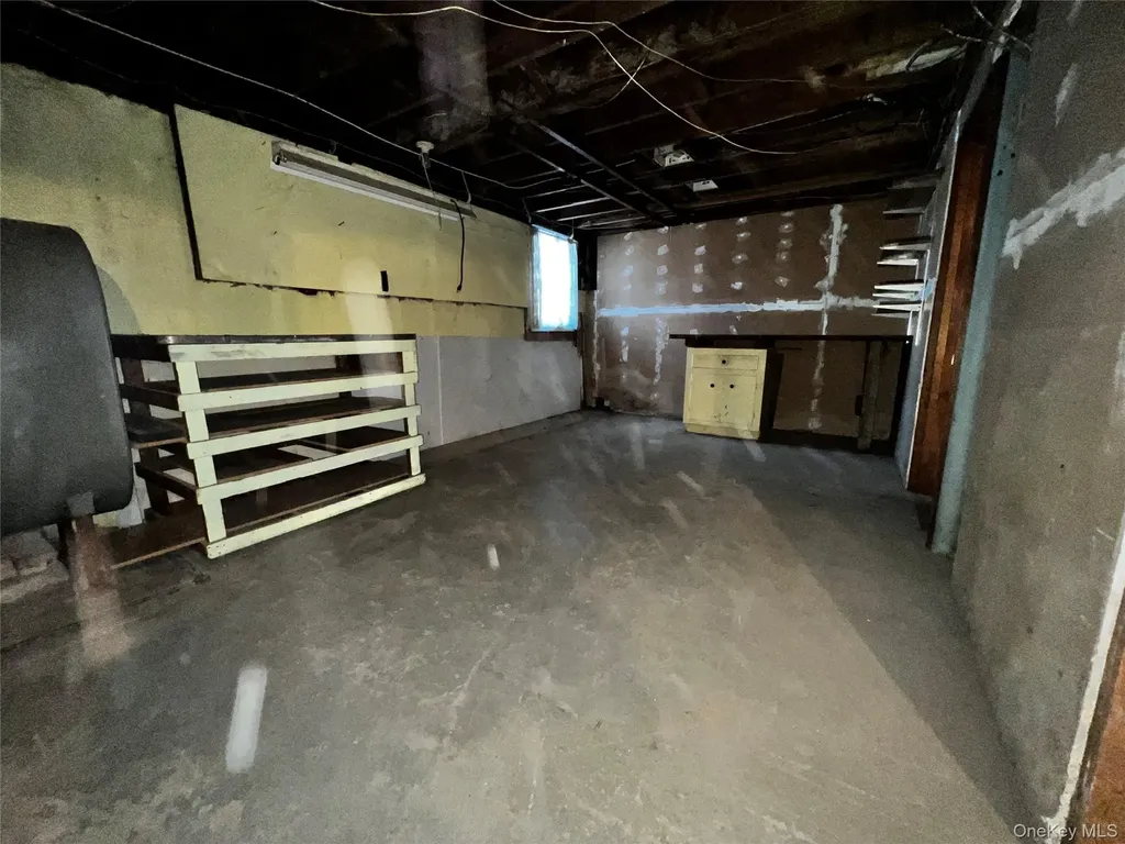 24 Lorraine Boulevard Poughkeepsie NY 12603