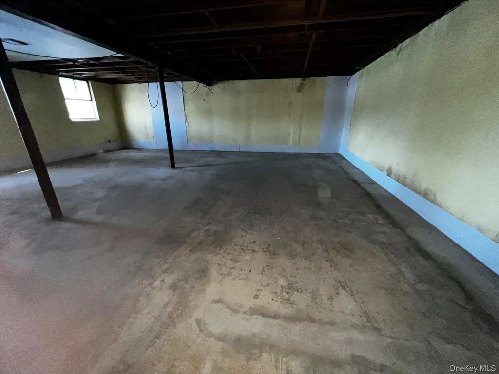 24 Lorraine Boulevard Poughkeepsie NY 12603