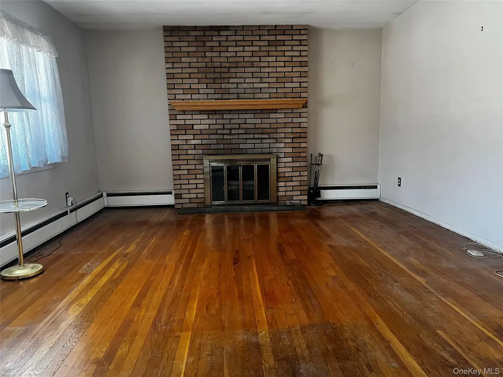 24 Lorraine Boulevard Poughkeepsie NY 12603