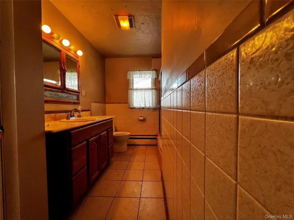 24 Lorraine Boulevard Poughkeepsie NY 12603