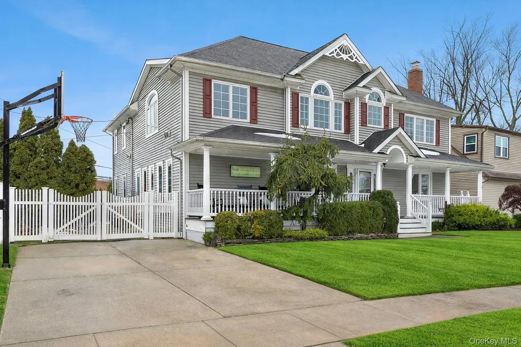922 Leeds Drive North Bellmore NY 11710