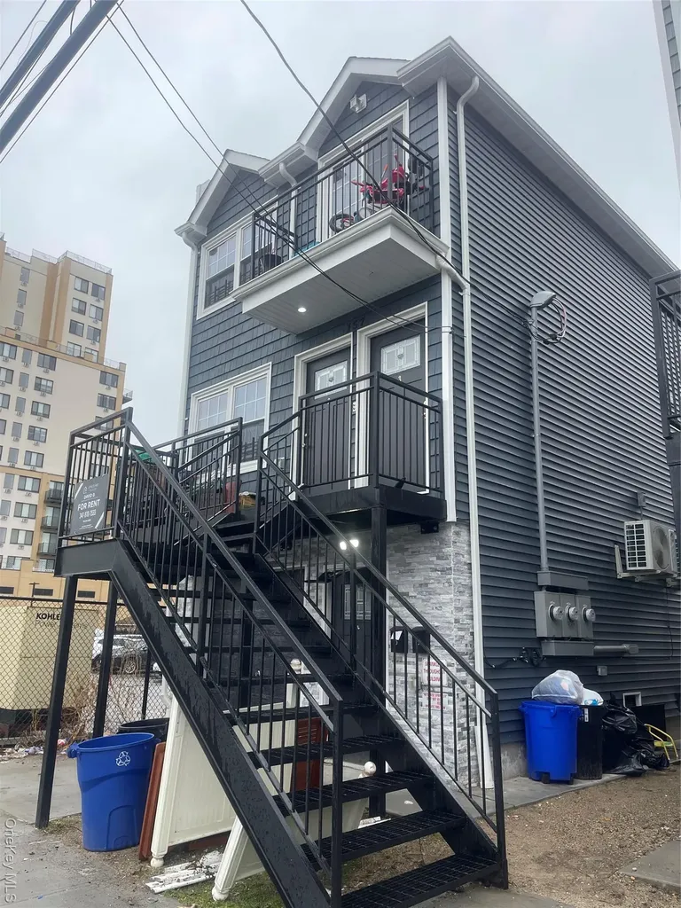157 Beach 25th Far Rockaway NY 11691