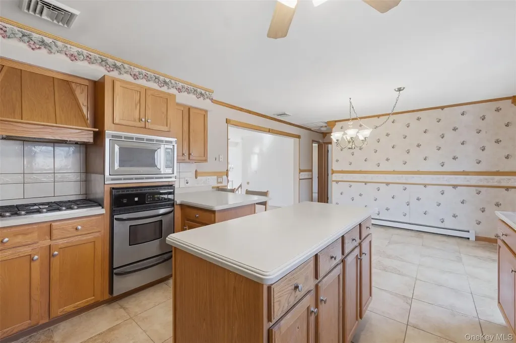 13 Stella Drive Gardiner NY 12525
