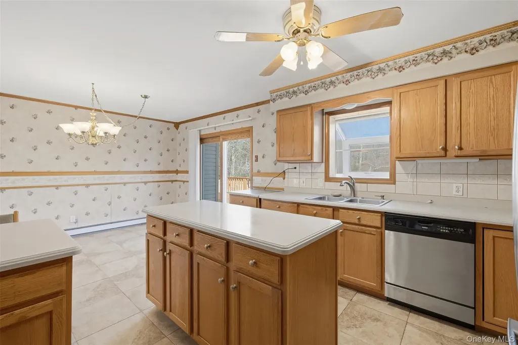 13 Stella Drive Gardiner NY 12525