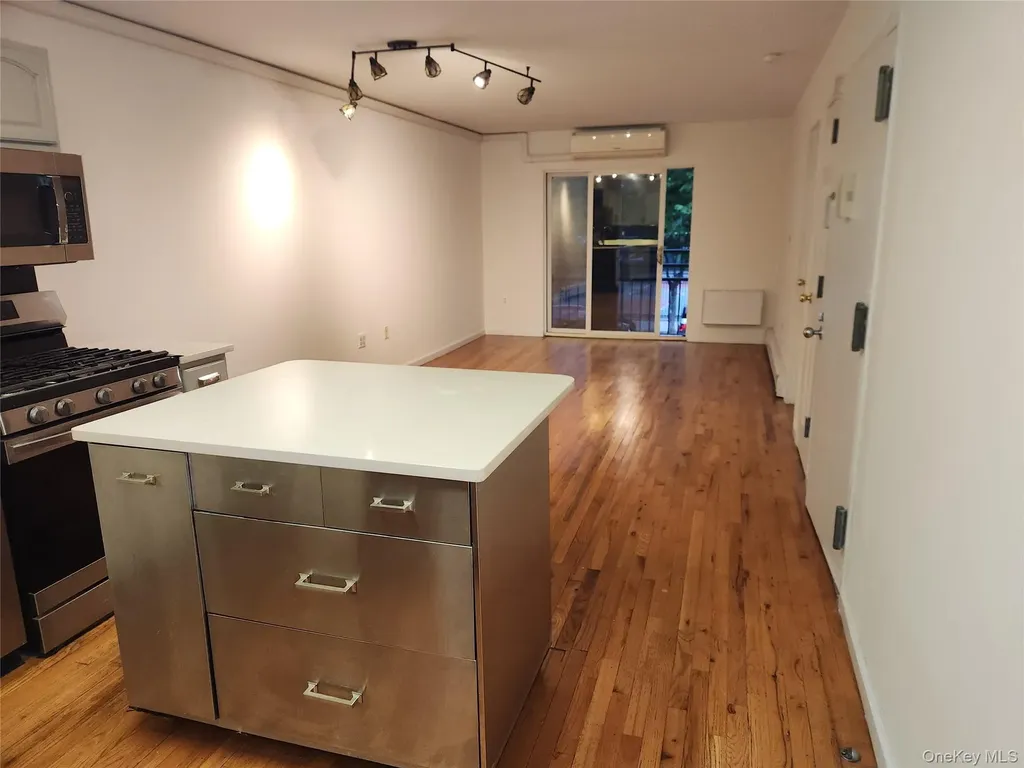 2087 Daly Avenue Bronx NY 10460