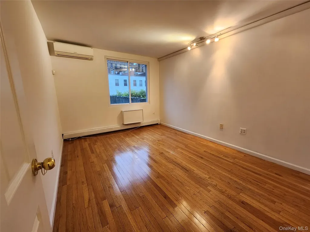 2087 Daly Avenue Bronx NY 10460