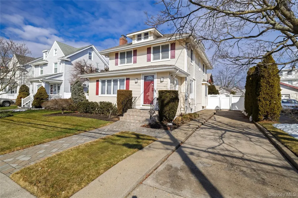 36 W Windsor Parkway Oceanside NY 11572