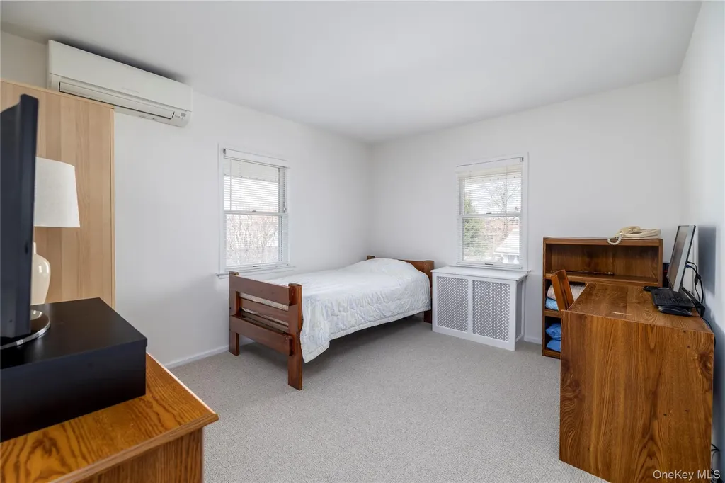 36 W Windsor Parkway Oceanside NY 11572