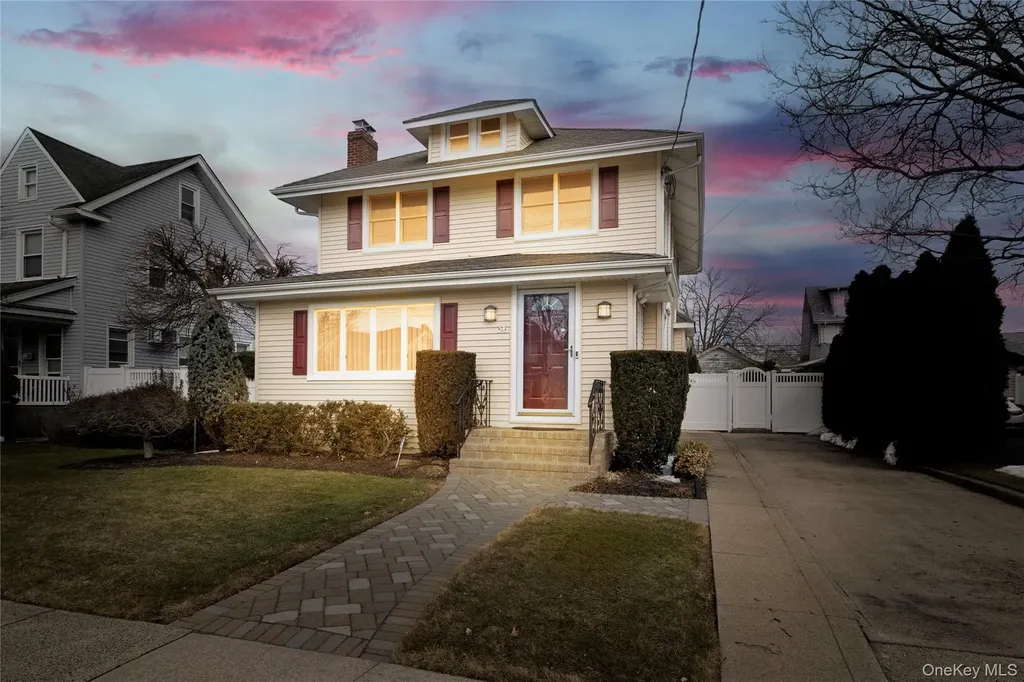 36 W Windsor Parkway Oceanside NY 11572