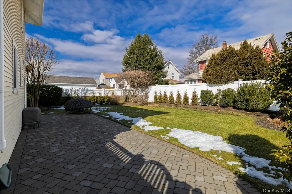 36 W Windsor Parkway Oceanside NY 11572