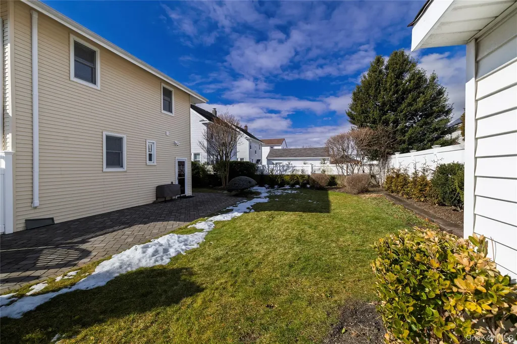 36 W Windsor Parkway Oceanside NY 11572