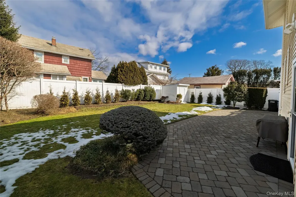 36 W Windsor Parkway Oceanside NY 11572