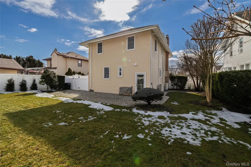 36 W Windsor Parkway Oceanside NY 11572