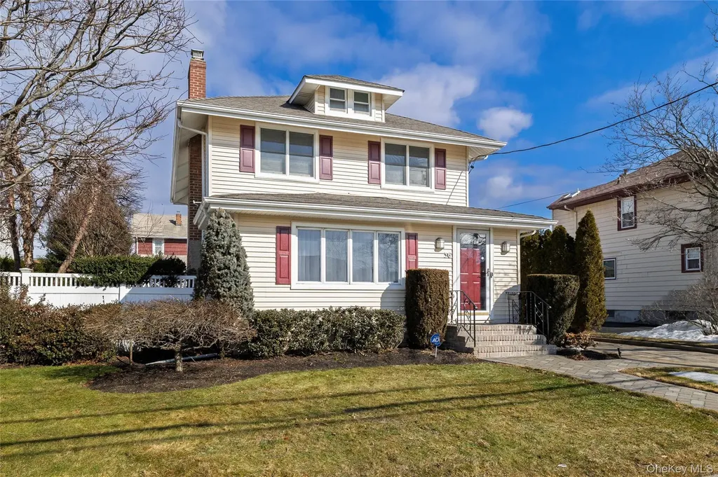 36 W Windsor Parkway Oceanside NY 11572