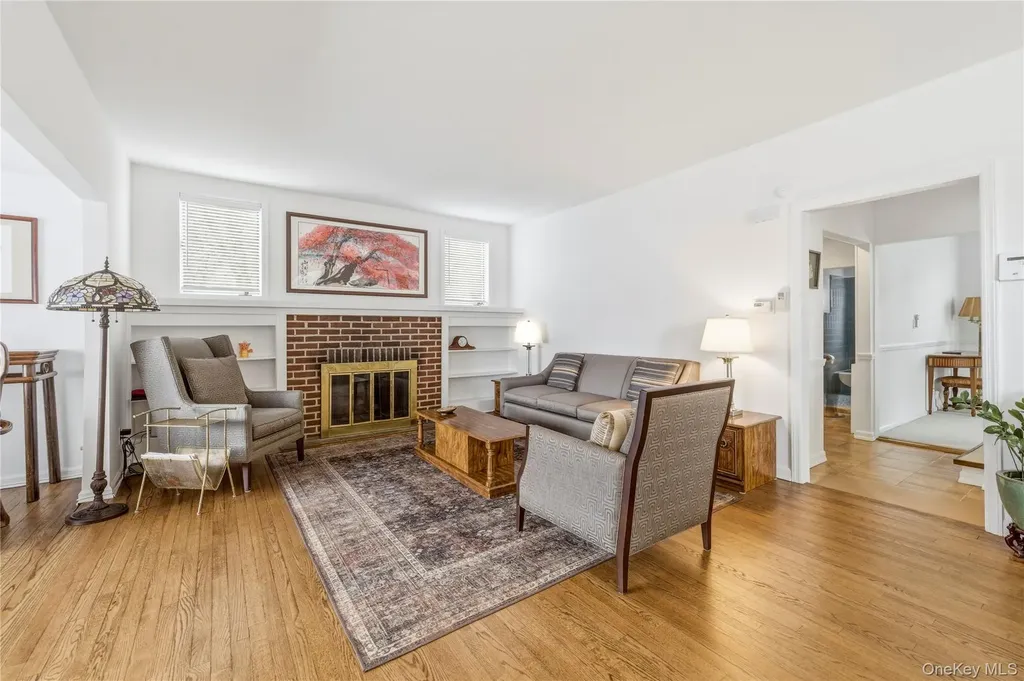 36 W Windsor Parkway Oceanside NY 11572