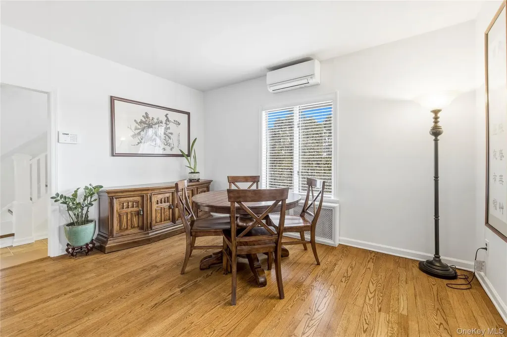 36 W Windsor Parkway Oceanside NY 11572